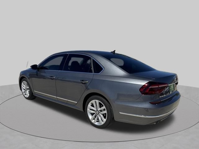 Used 2017 Volkswagen Passat 1.8T SEL Premium FWD image 3
