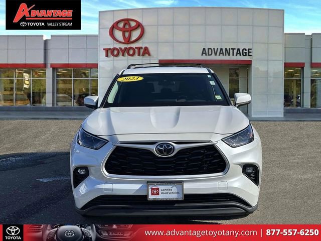 Used 2023 Toyota Highlander LE image 2