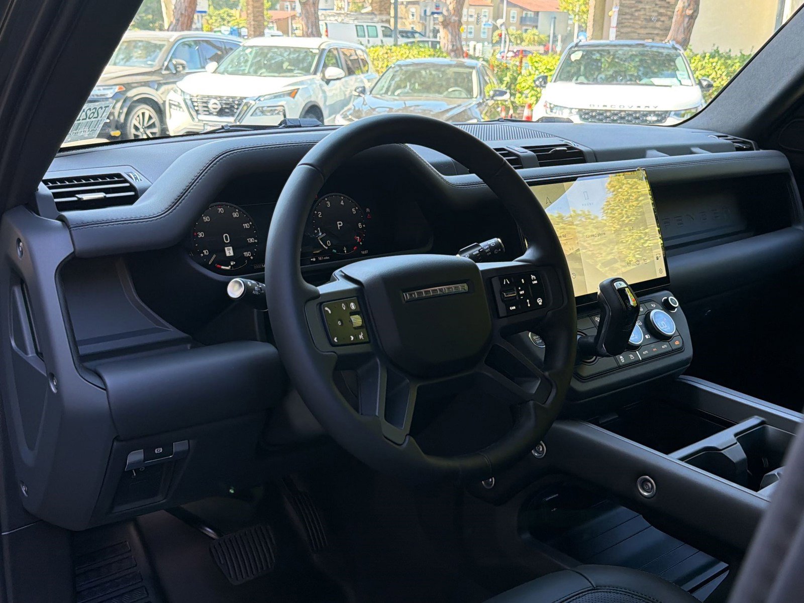New 2026 Land Rover Defender 130 X-Dynamic SE AWD/4WD image 4
