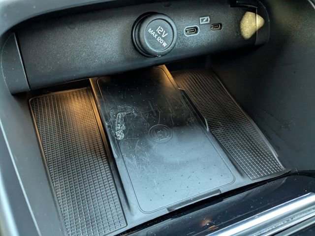 Certified 2023 Volvo C40 P8 Recharge Plus image 30