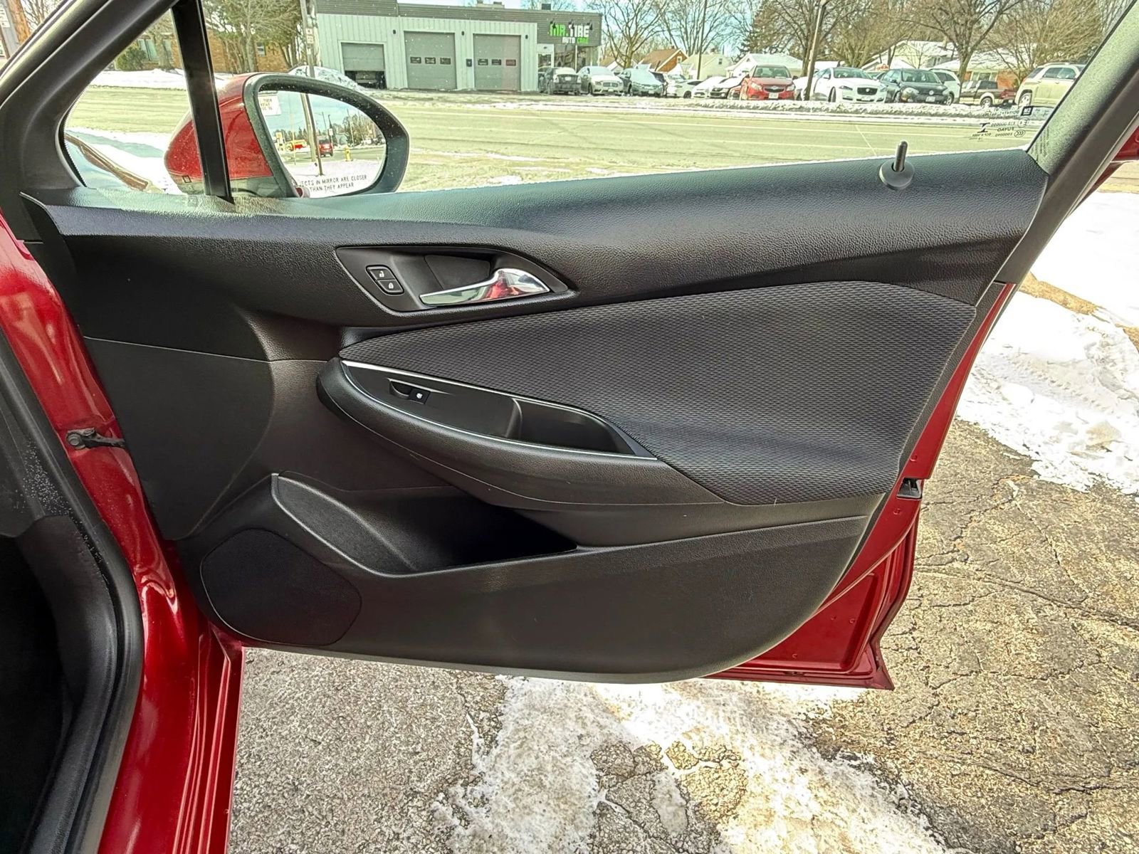 Used 2017 Chevrolet Cruze LT image 17