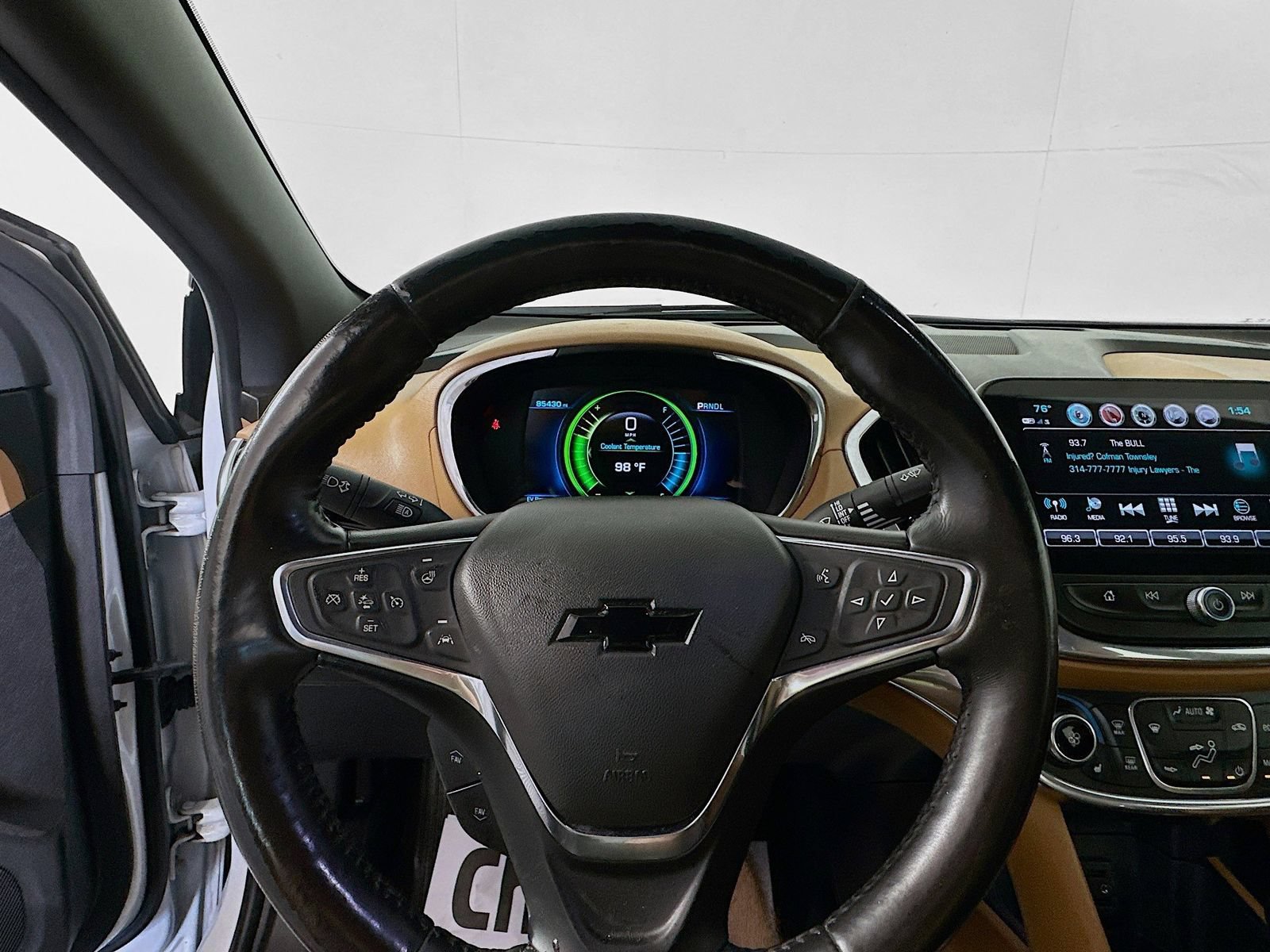 Used 2018 Chevrolet Volt Premier w/ Driver Confidence Package FWD image 11