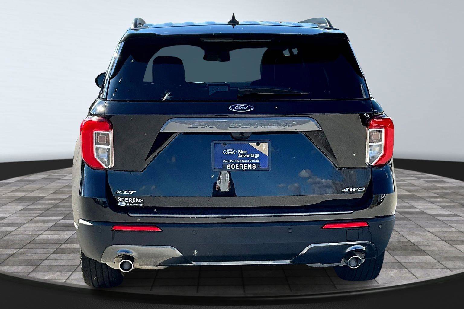 Used 2022 Ford Explorer XLT w/ Equipment Group 202A image 6