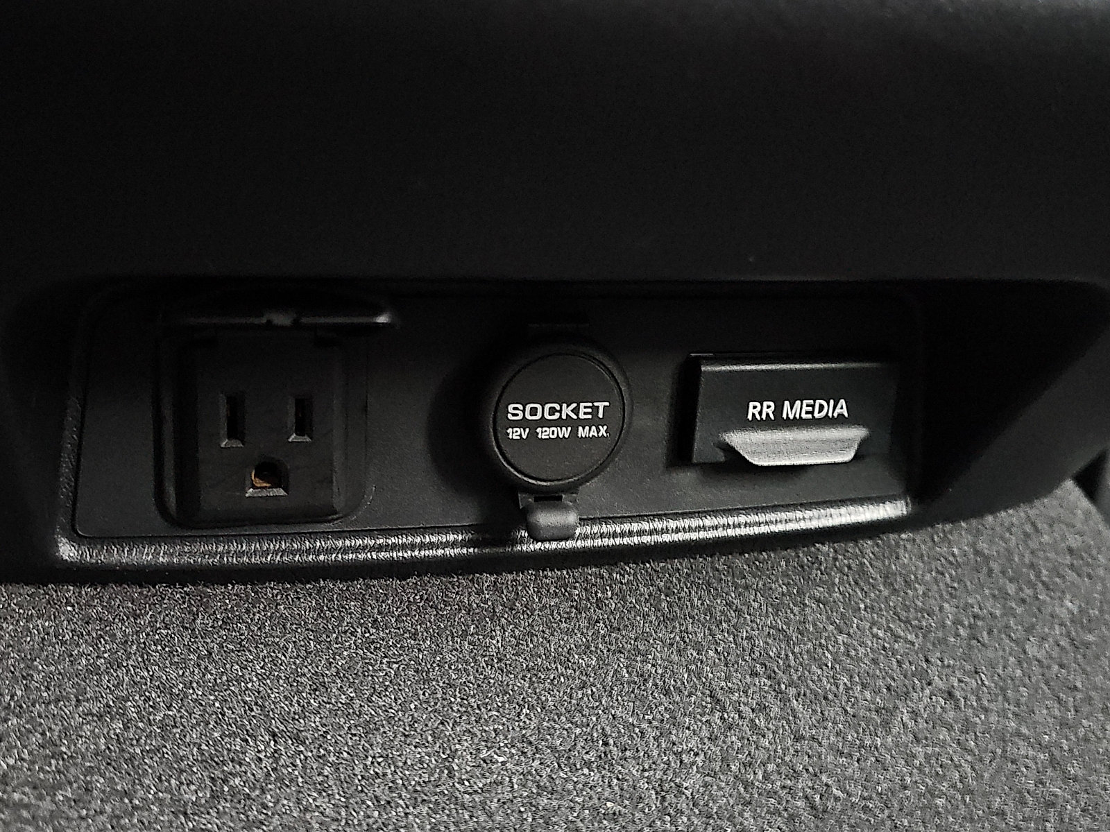 Used 2018 Nissan Armada Platinum w/ Captain Seat Package image 14