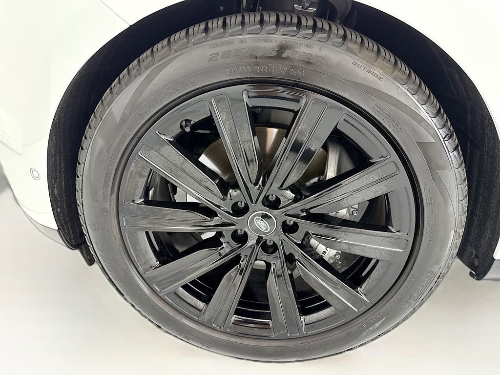 Certified 2025 Land Rover Range Rover SE AWD/4WD image 29