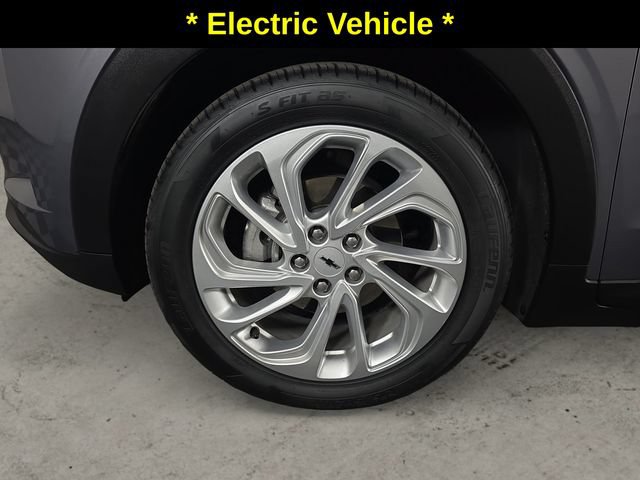 Certified 2023 Chevrolet Bolt EUV LT w/ Driver Confidence Package FWD image 9