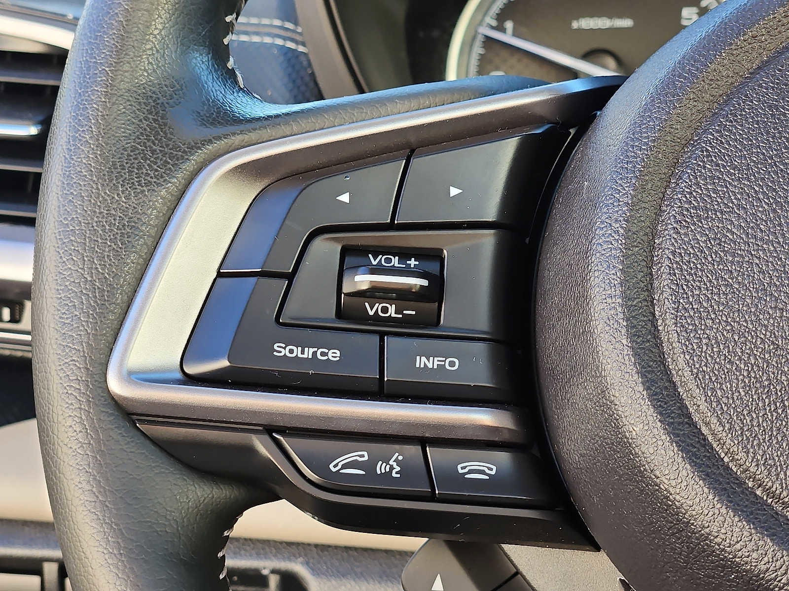 Used 2022 Subaru Forester Limited image 21