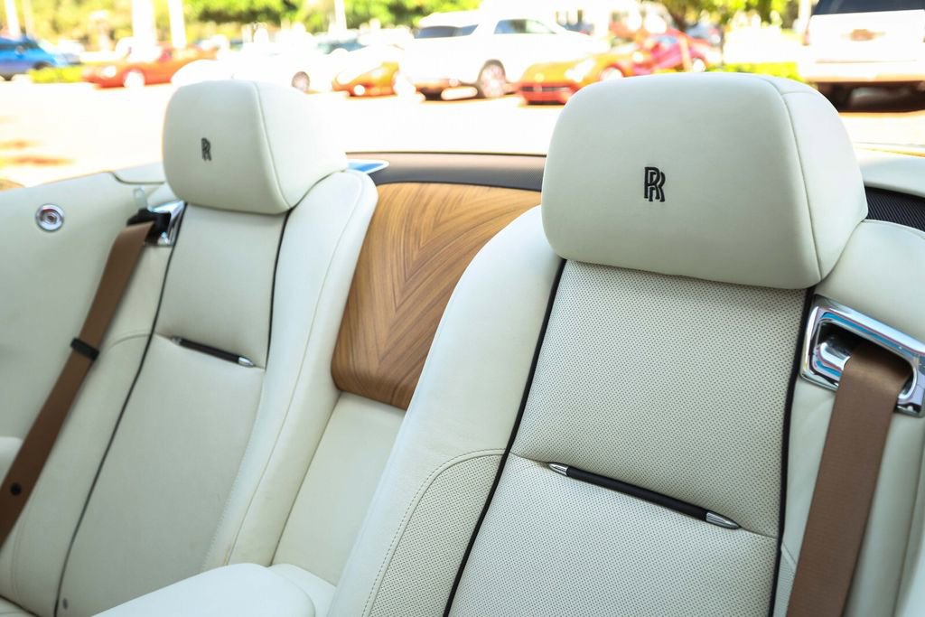 Used 2016 Rolls-Royce Dawn image 50
