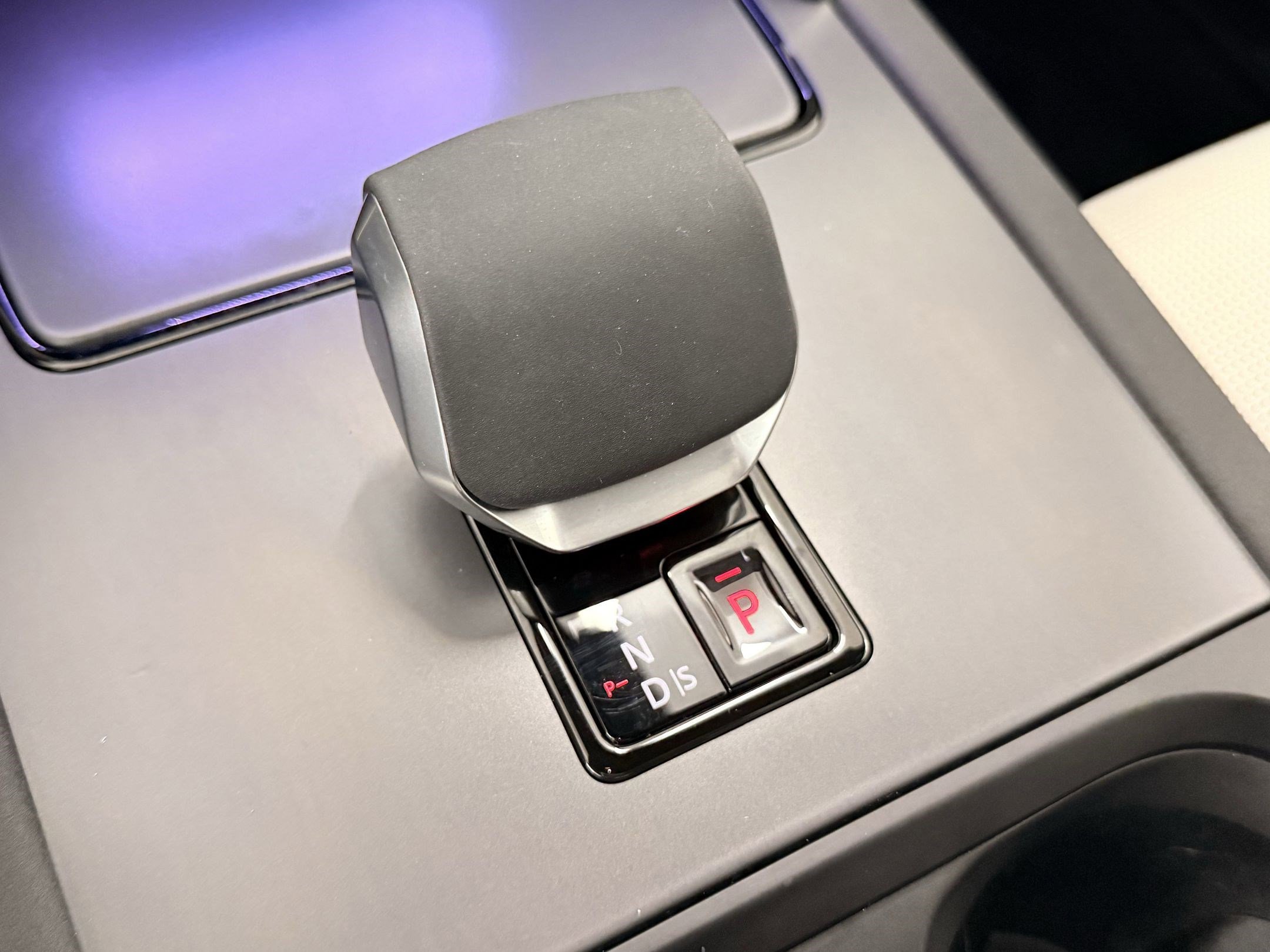 Certified 2025 Land Rover Discovery Sport Dynamic SE AWD/4WD image 27