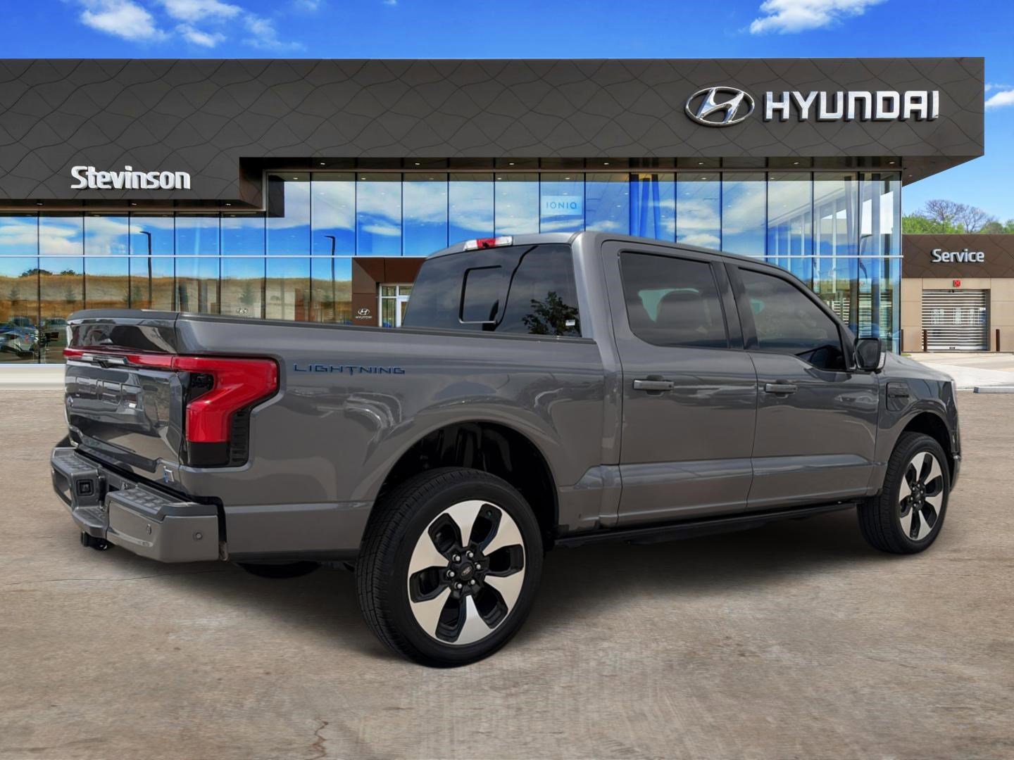 Used 2023 Ford F150 Lightning Platinum AWD/4WD image 5