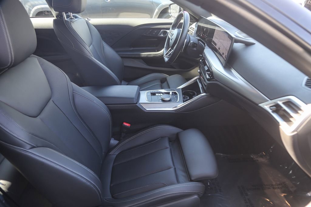 Used 2025 BMW M240i Coupe RWD image 12