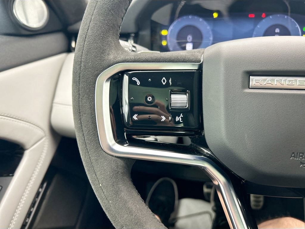 Used 2023 Land Rover Range Rover Evoque HST image 11