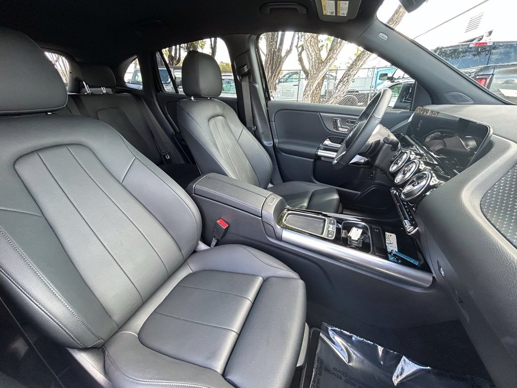 Used 2025 Mercedes-Benz GLA 250 4MATIC image 35