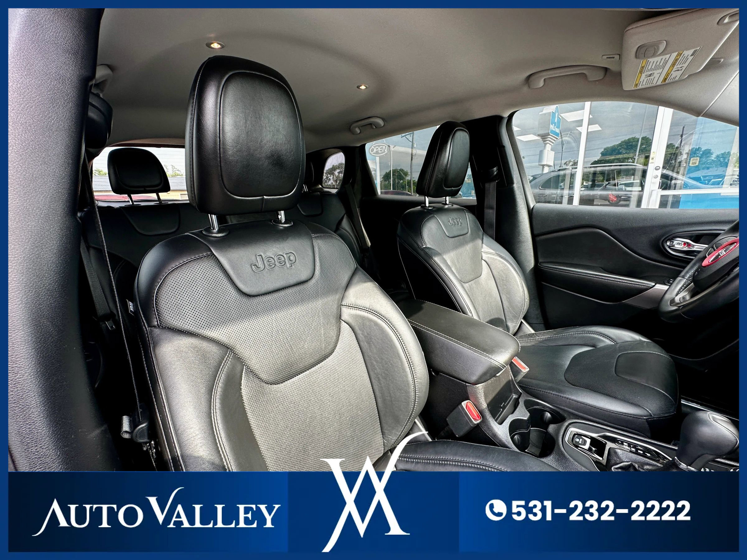 Used 2019 Jeep Cherokee Limited image 17