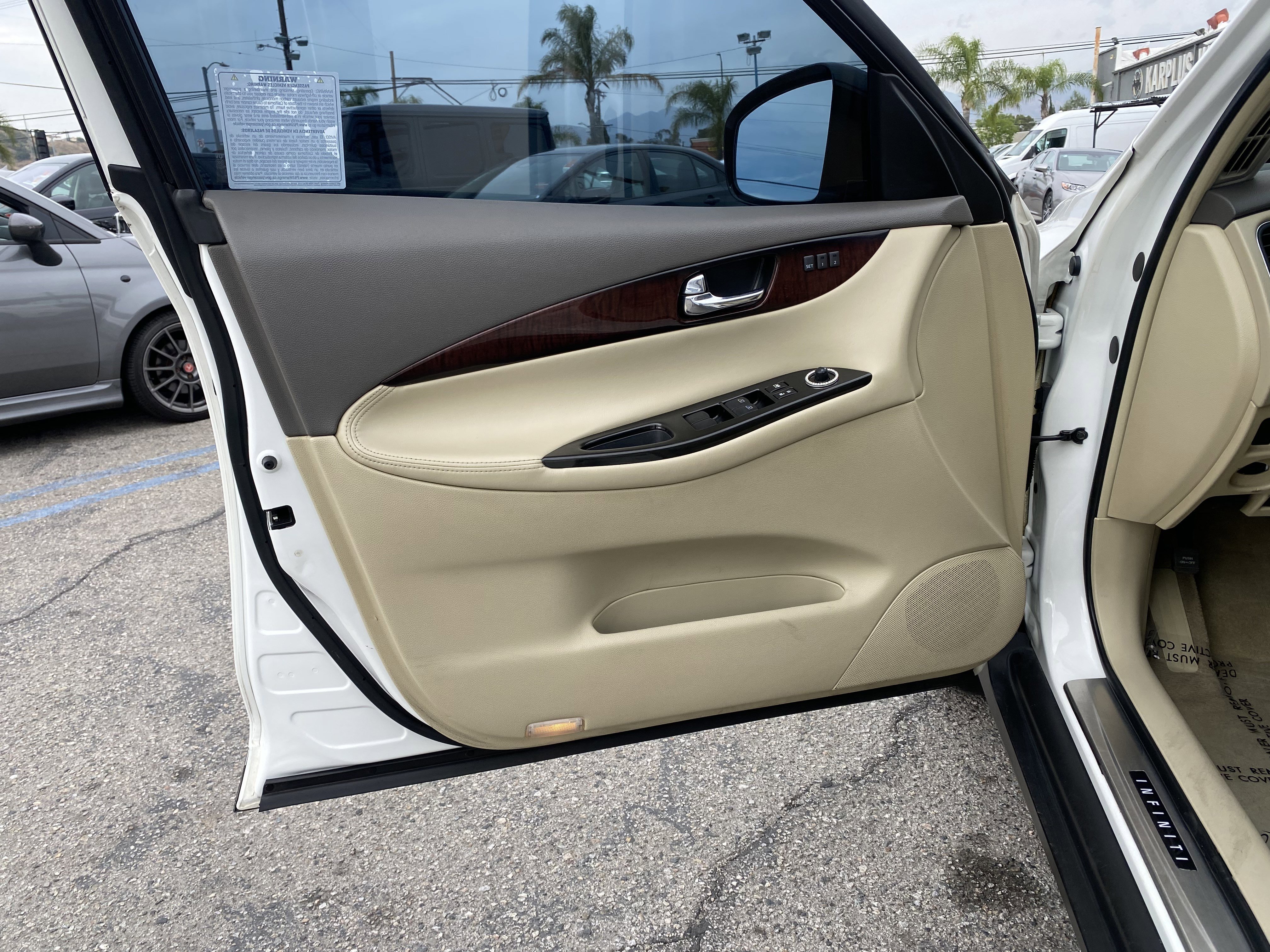 Used 2012 INFINITI EX35 Journey w/ Premium Pkg image 15