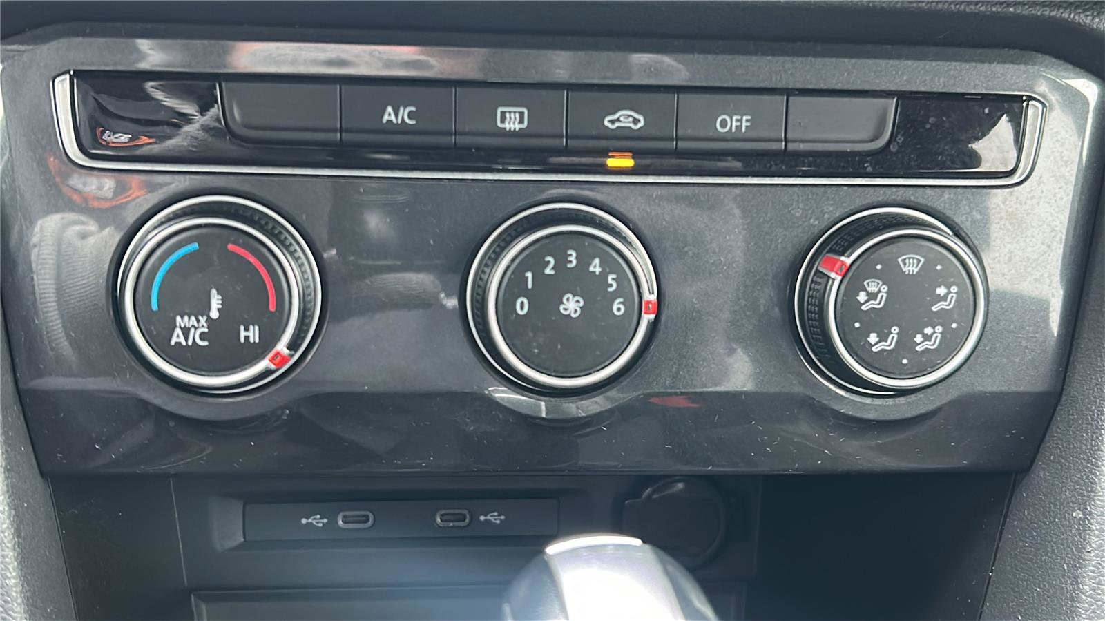 Used 2021 Volkswagen Tiguan S image 18