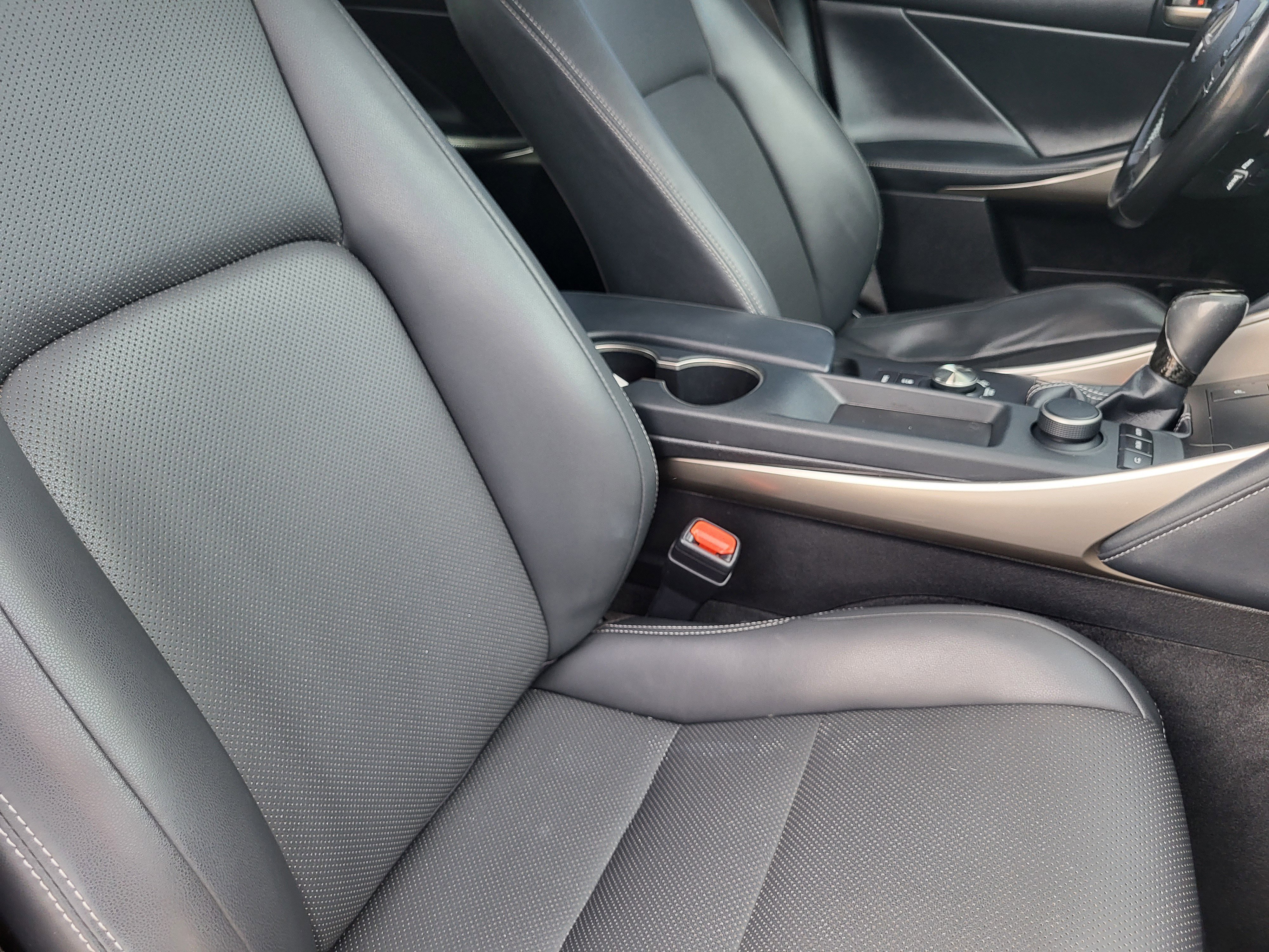 Used 2017 Lexus IS 300 AWD image 14