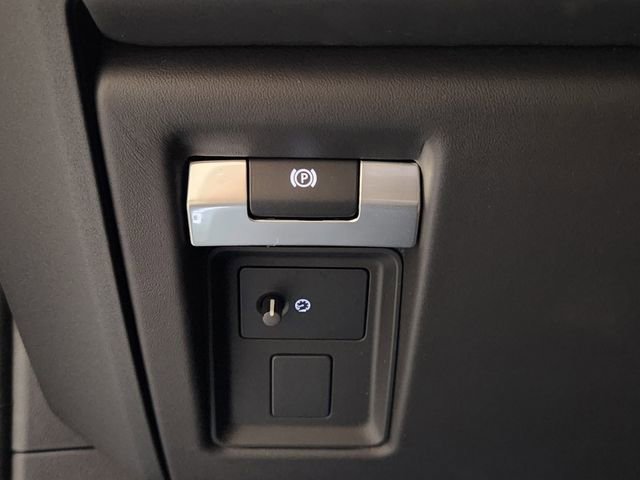 New 2026 Land Rover Defender 110 OCTA image 21