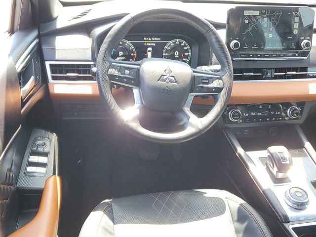 Used 2023 Mitsubishi Outlander SEL AWD/4WD image 11