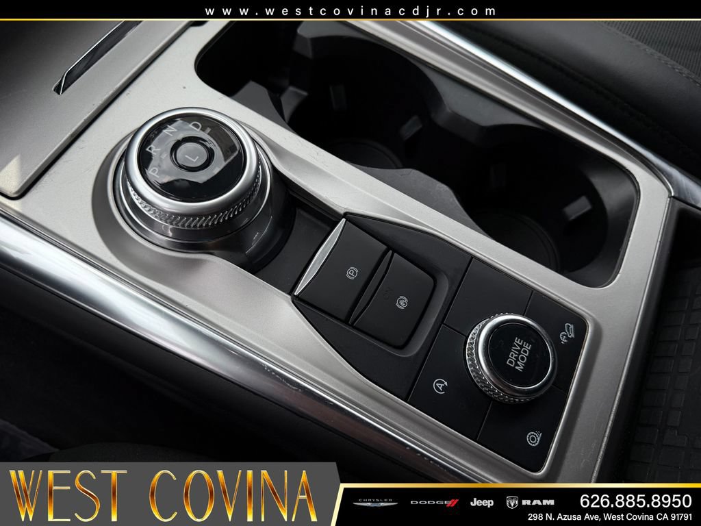 Used 2024 Ford Explorer Platinum w/ Technology Package AWD/4WD image 18