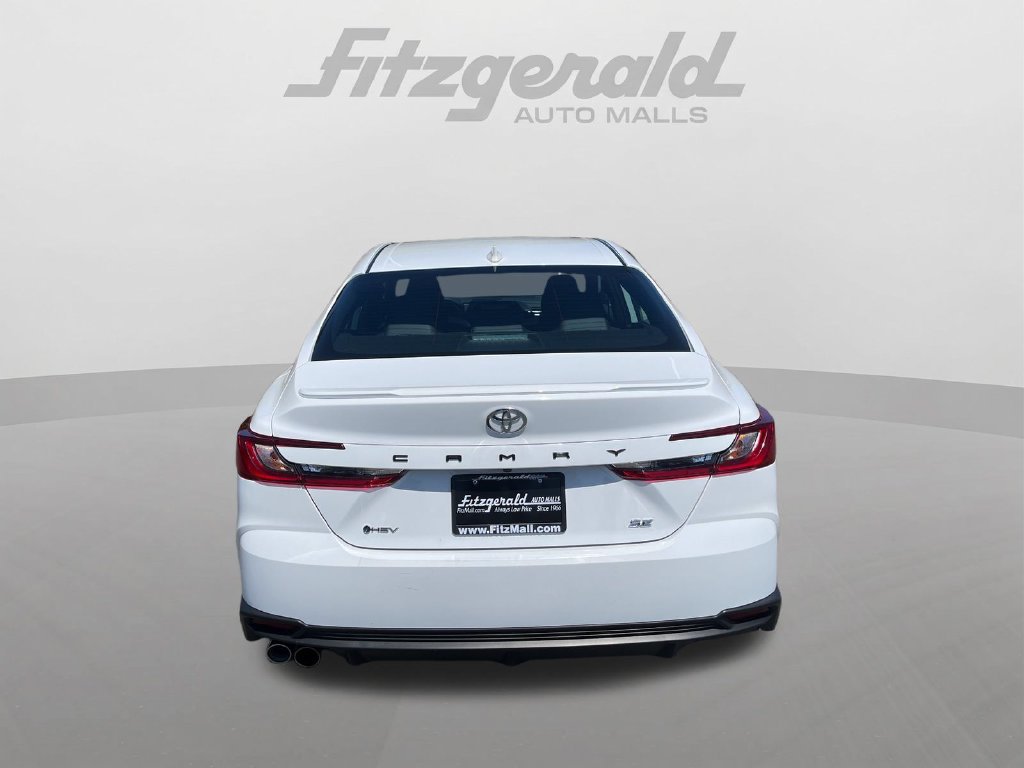 Used 2025 Toyota Camry SE FWD image 7