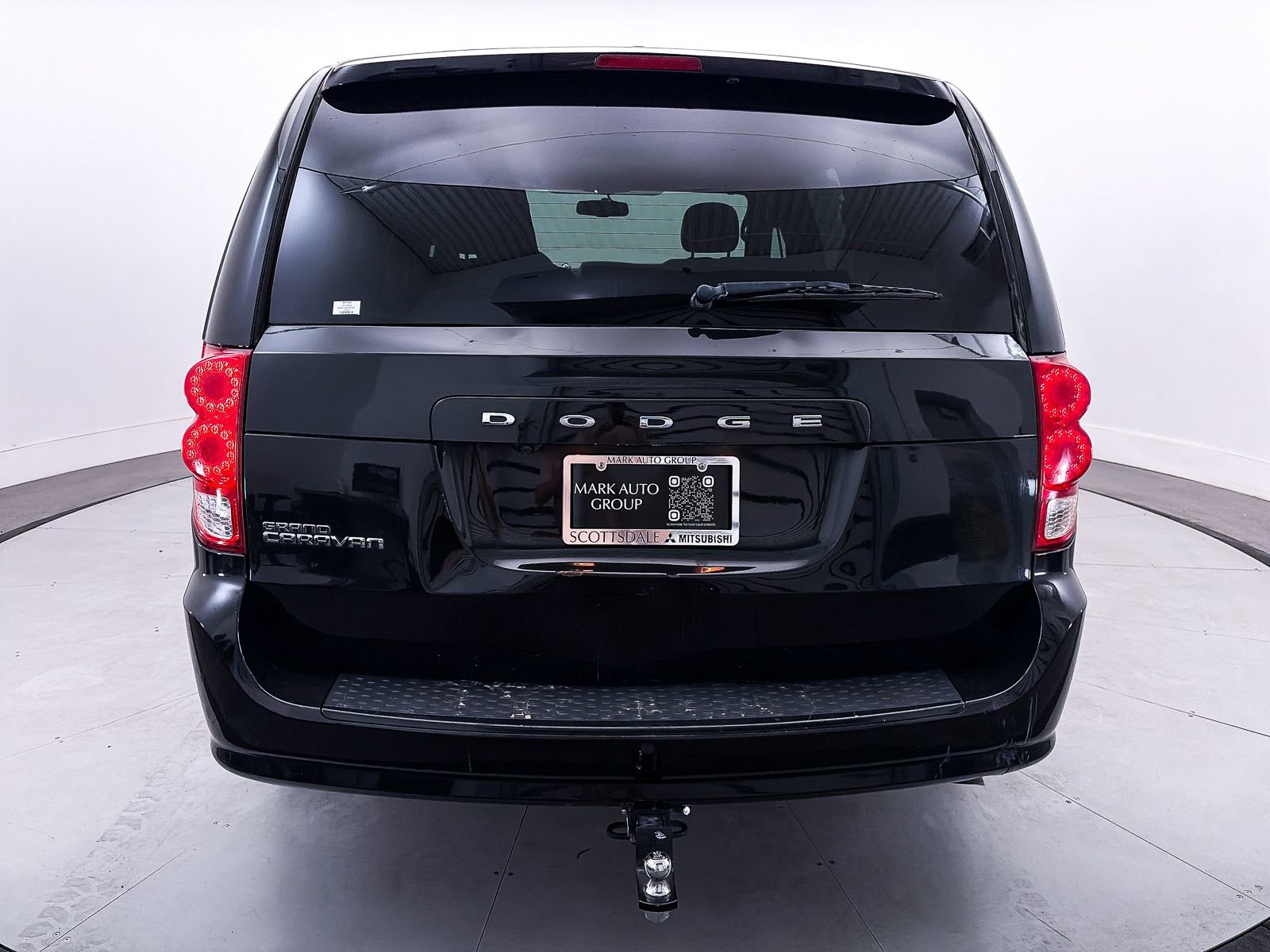 Used 2017 Dodge Grand Caravan SXT w/ Driver Convenience Group image 9