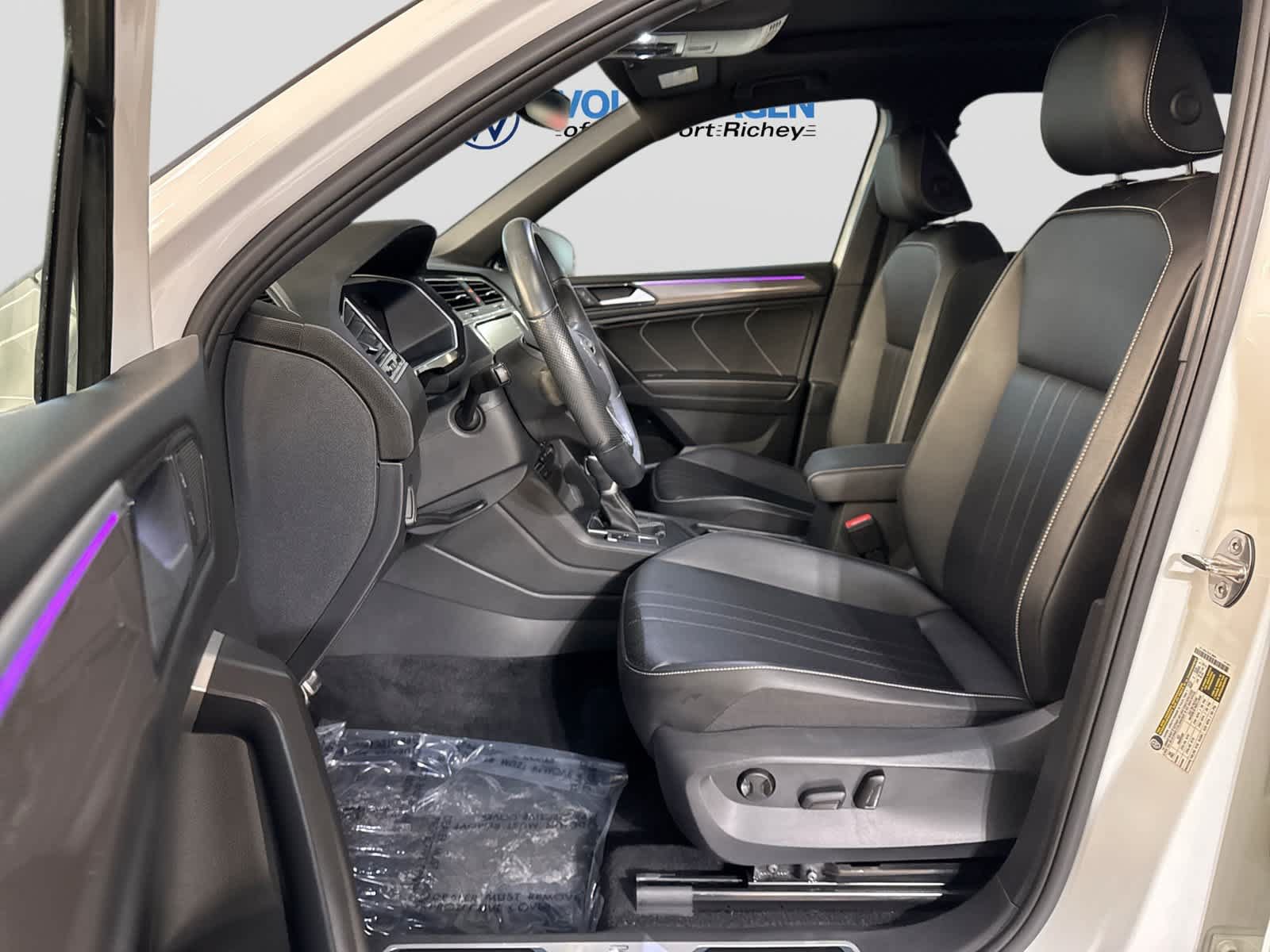 Used 2024 Volkswagen Tiguan SE R-Line FWD image 22