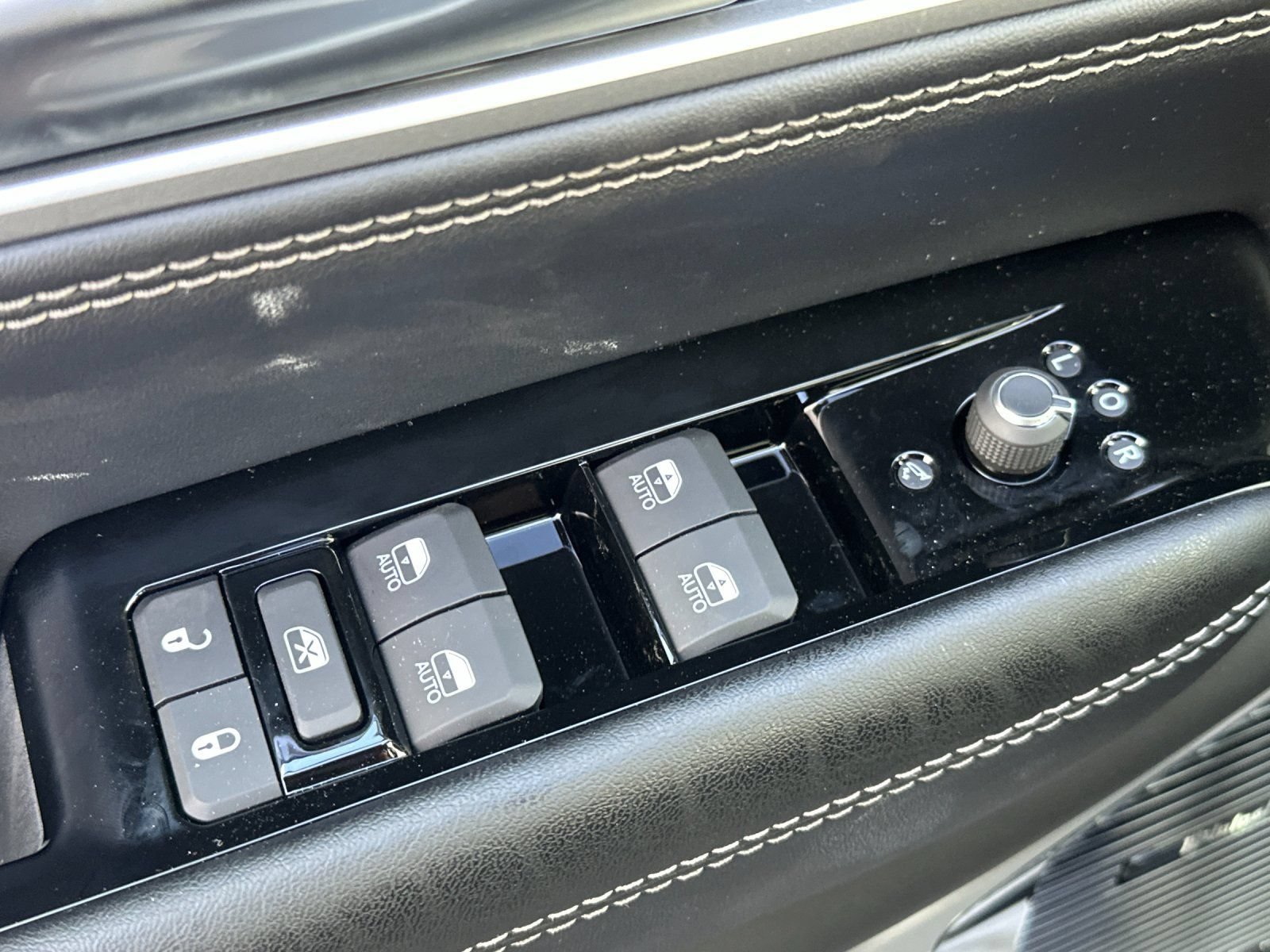New 2026 Jeep Grand Wagoneer Limited AWD/4WD image 11