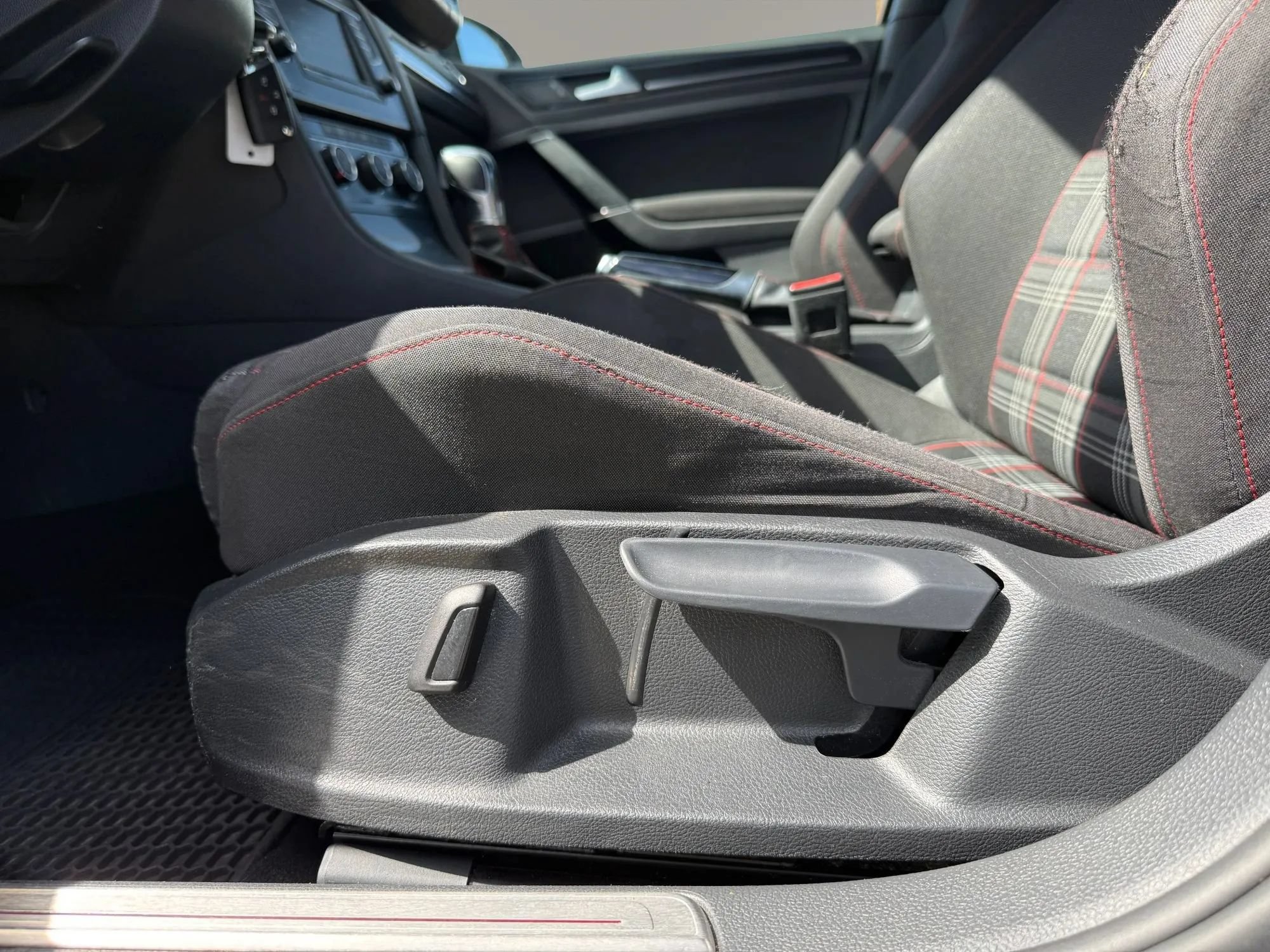 Used 2016 Volkswagen GTI S FWD image 17