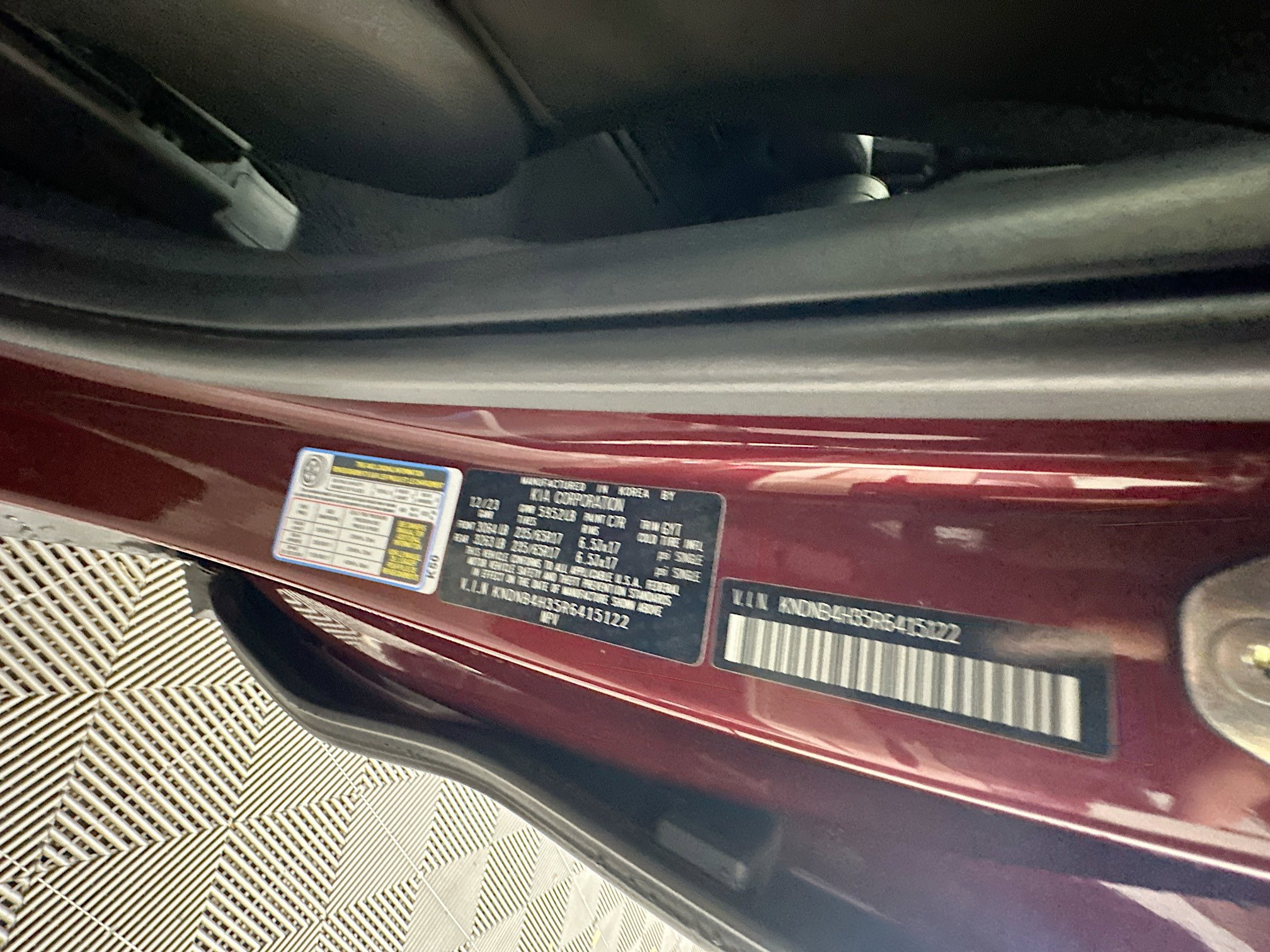 Used 2024 Kia Carnival LX image 12