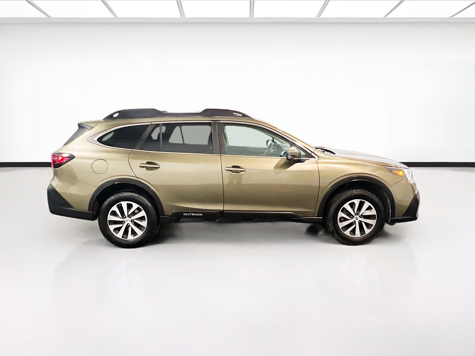 Used 2022 Subaru Outback Premium AWD/4WD image 23
