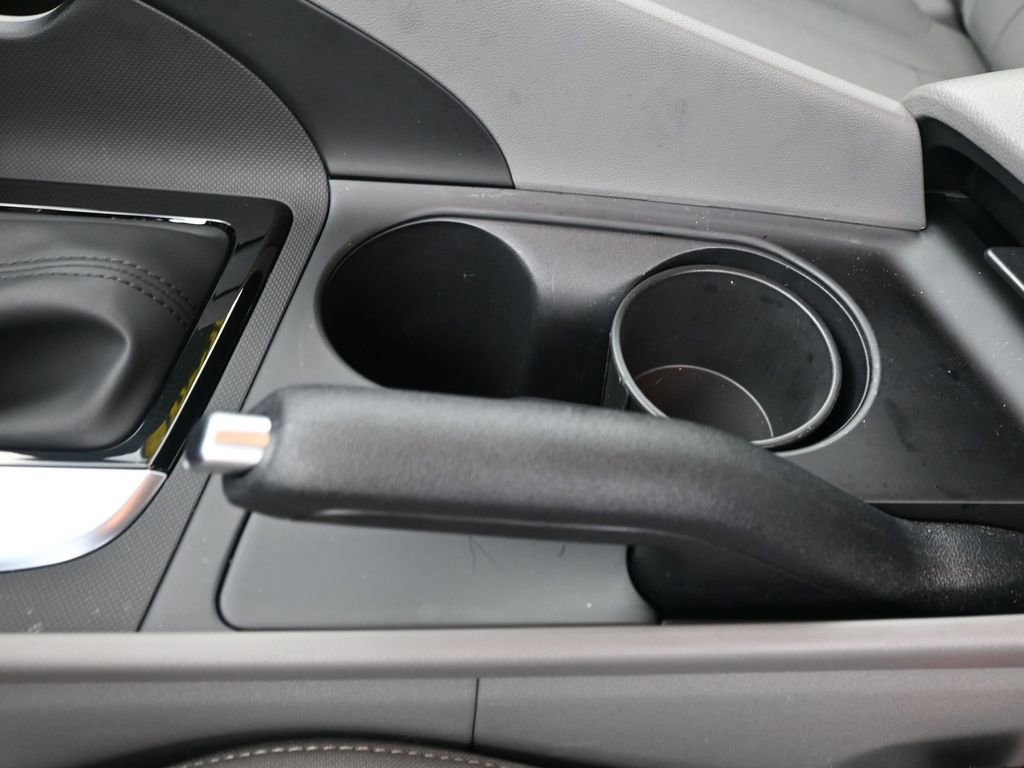 Certified 2025 Hyundai Elantra Sport image 24