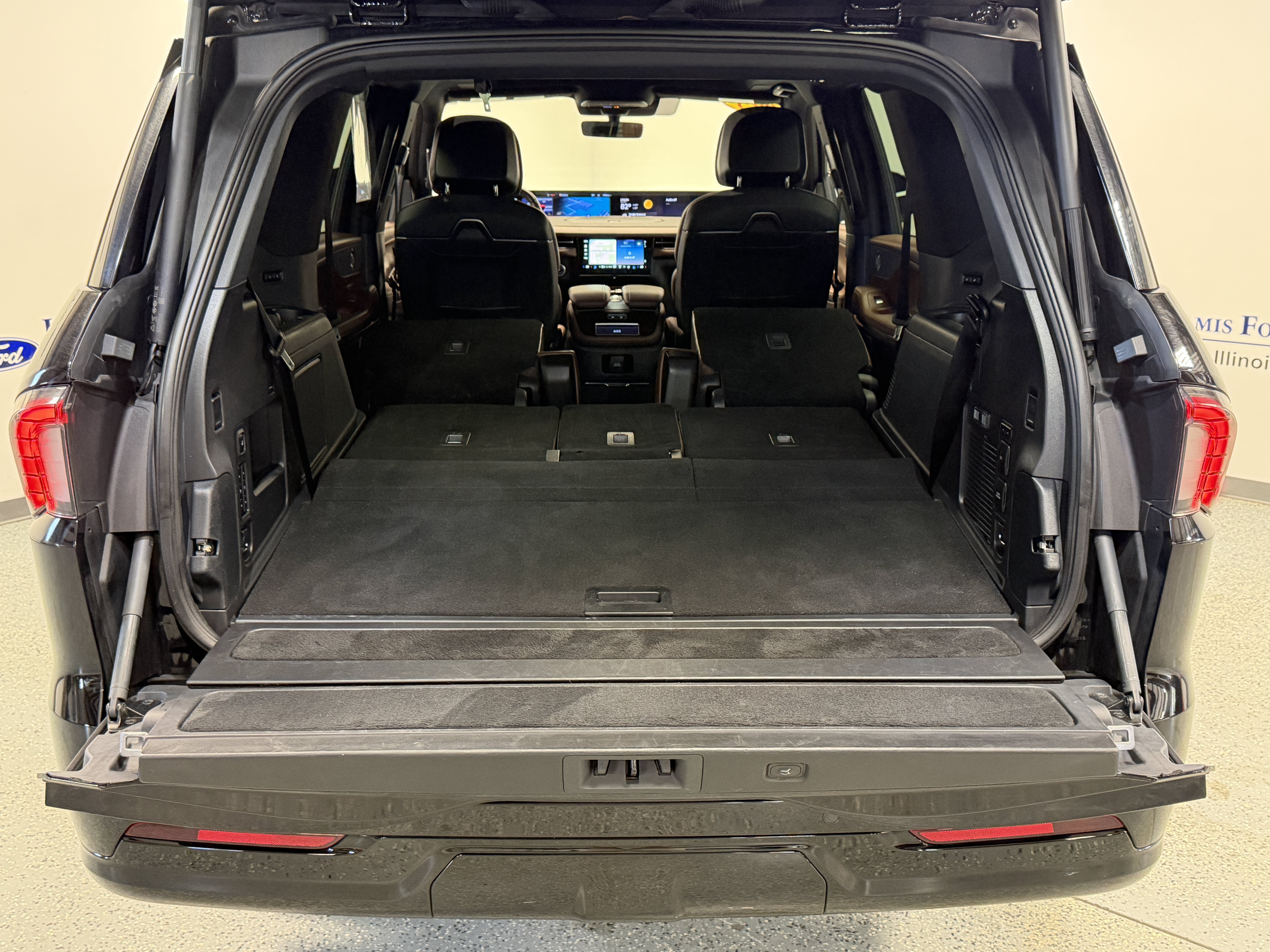 Used 2025 Lincoln Navigator Reserve AWD/4WD image 32
