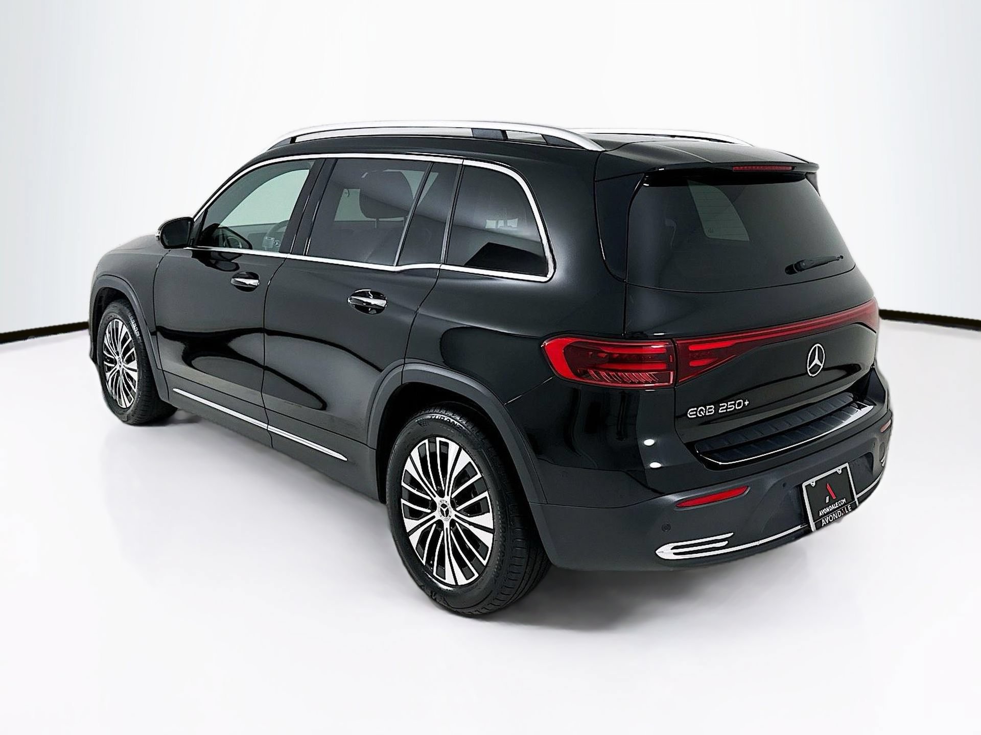 Used 2025 Mercedes-Benz EQB 250+ image 6