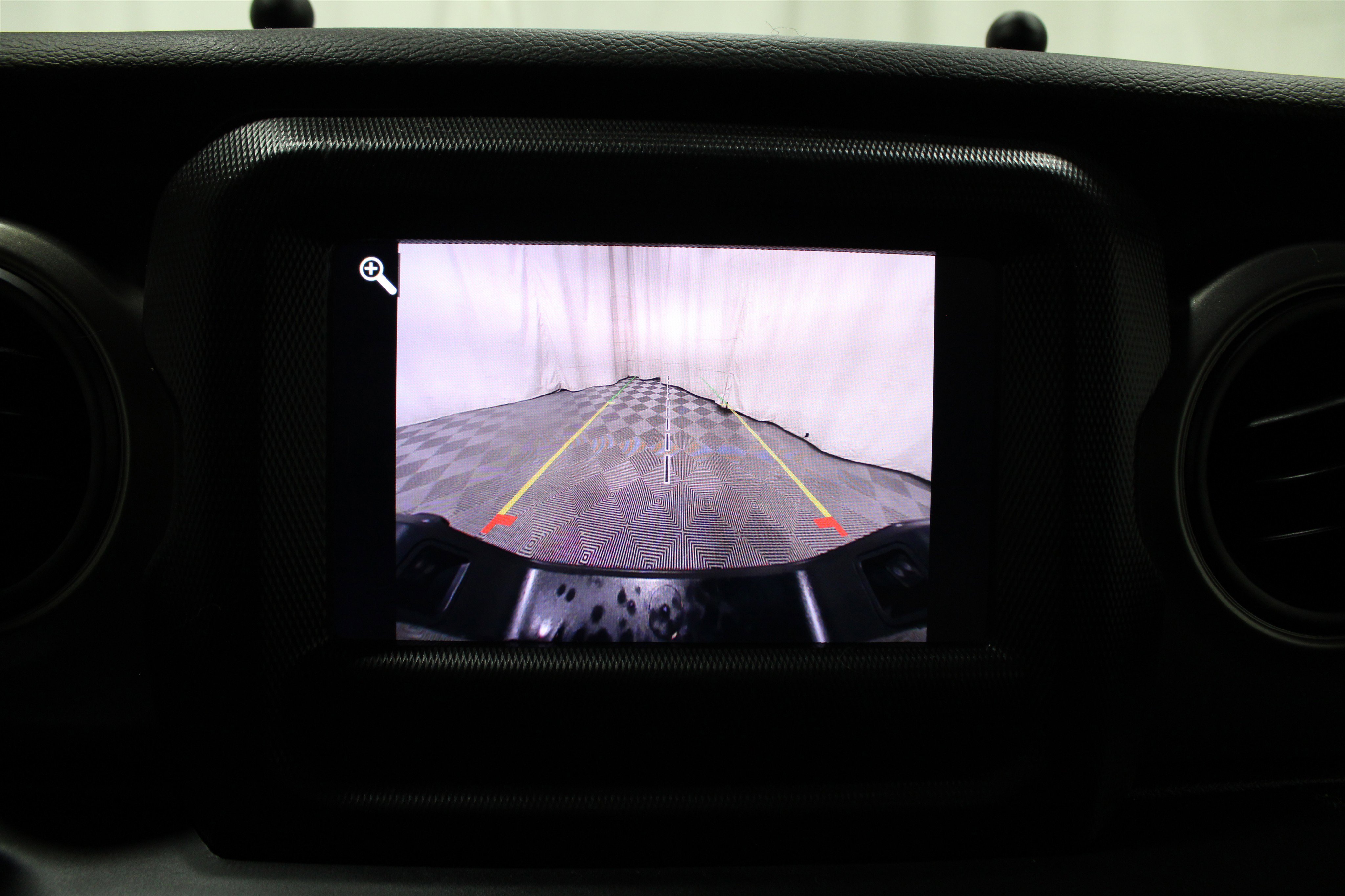 Used 2023 Jeep Gladiator Willys image 19