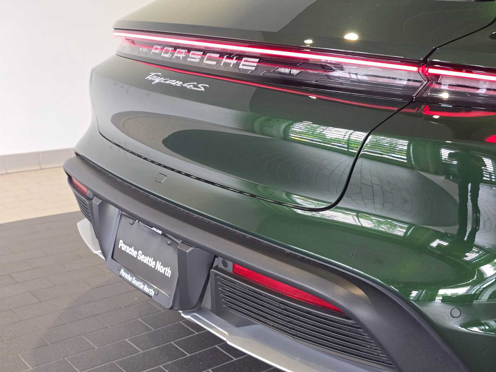New 2026 Porsche Taycan 4S AWD/4WD image 15