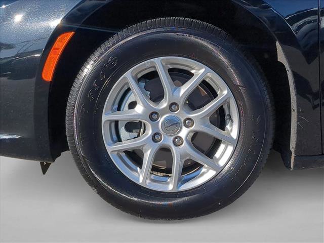 Used 2025 Chrysler Pacifica Select image 23