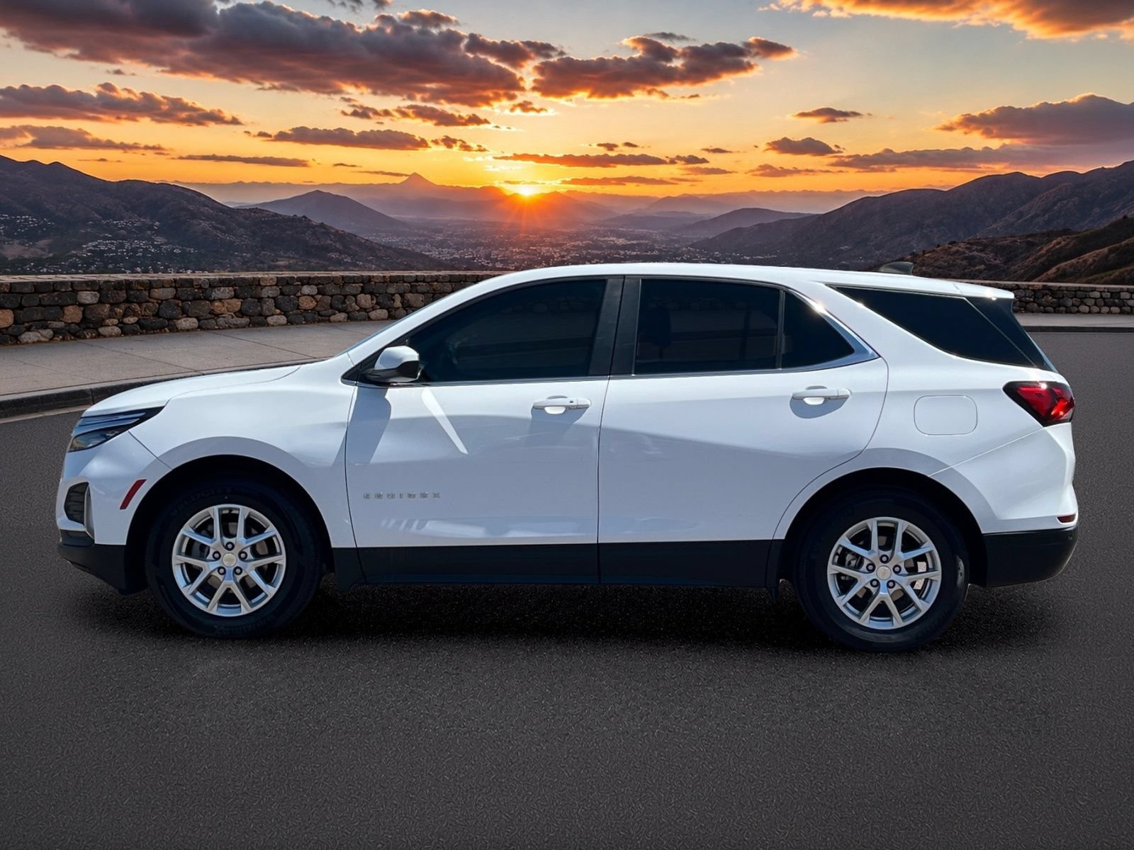 Used 2022 Chevrolet Equinox LT FWD image 3