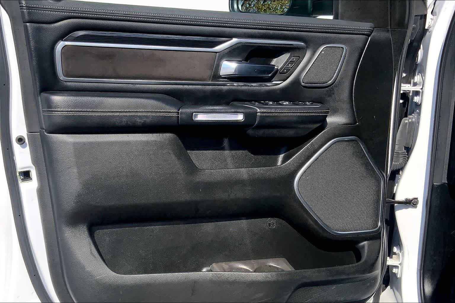 Used 2023 RAM 1500 Laramie AWD/4WD image 22
