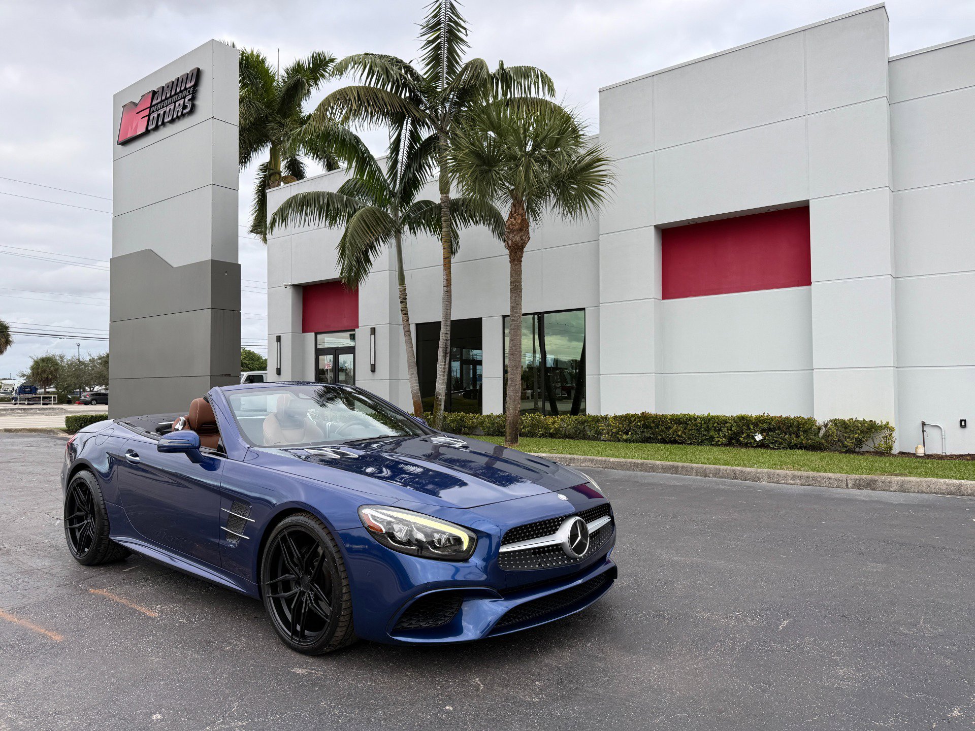 Used 2017 Mercedes-Benz SL 550 image 1