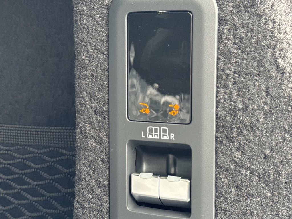 New 2026 Land Rover Range Rover Sport SE image 6