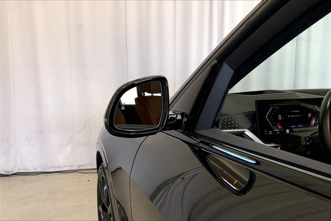 Used 2024 BMW X7 xDrive40i w/ Executive Package AWD/4WD image 10