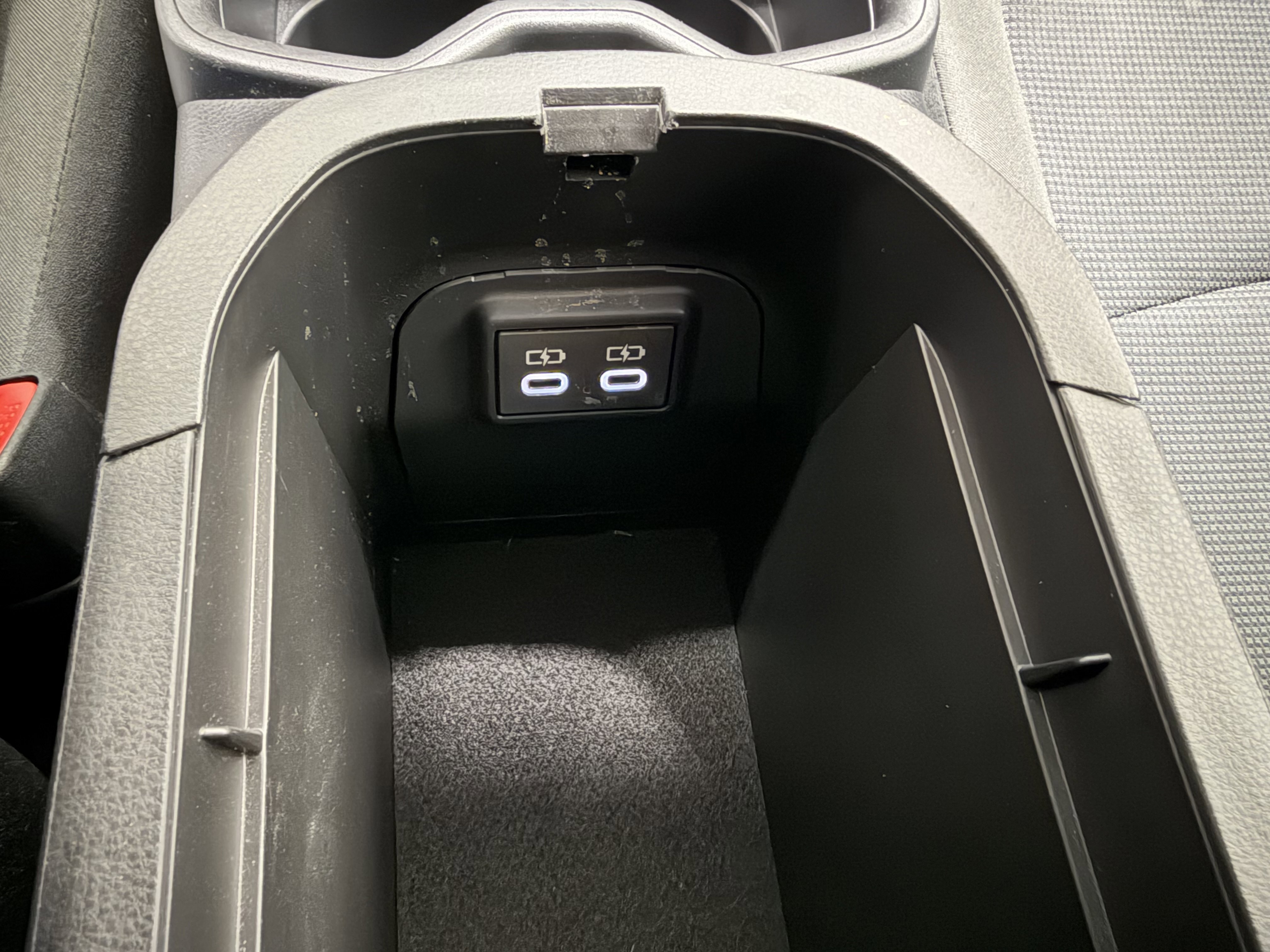 Used 2025 Toyota RAV4 LE AWD/4WD image 22