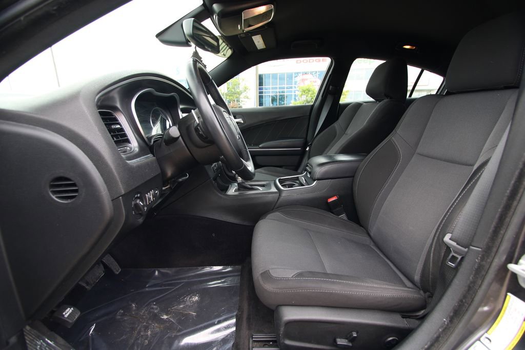 Used 2016 Dodge Charger R/T w/ Navigation & Travel Group RWD image 6