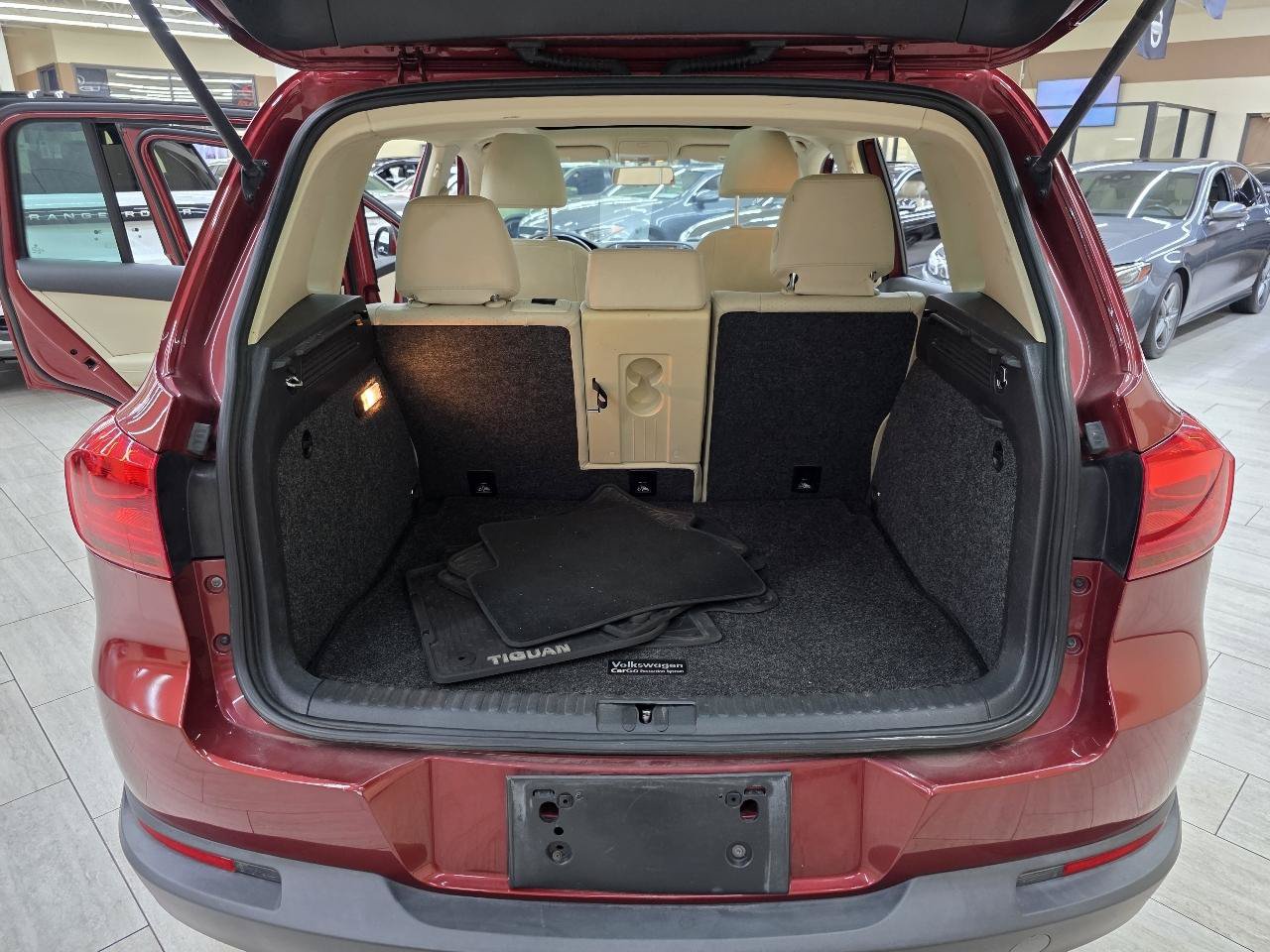 Used 2014 Volkswagen Tiguan SEL FWD image 12
