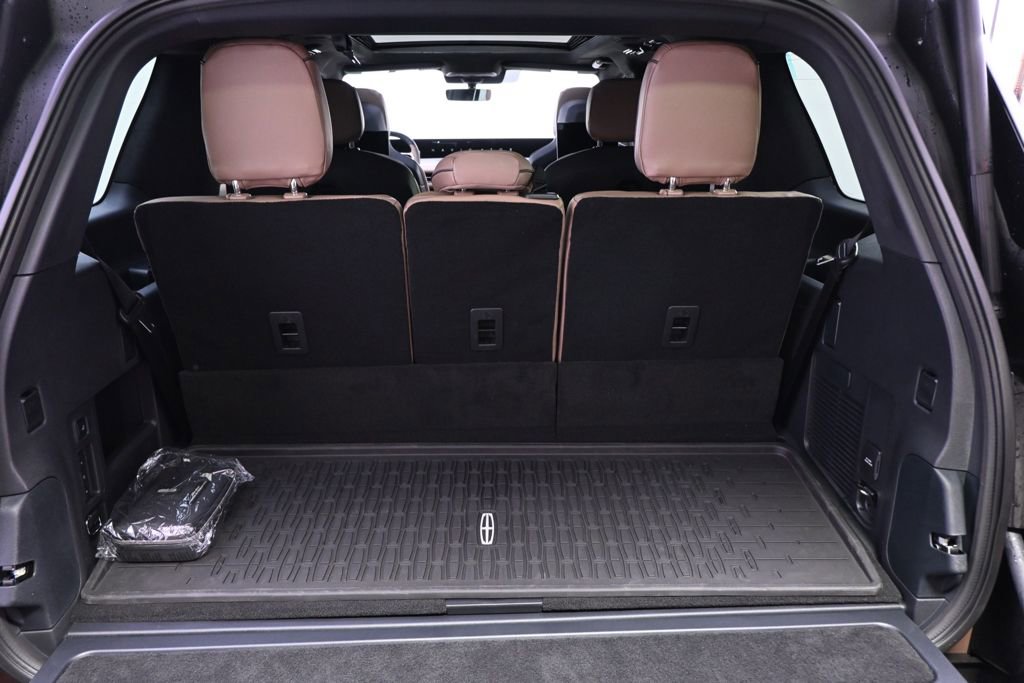 New 2026 Lincoln Navigator Black Label image 19