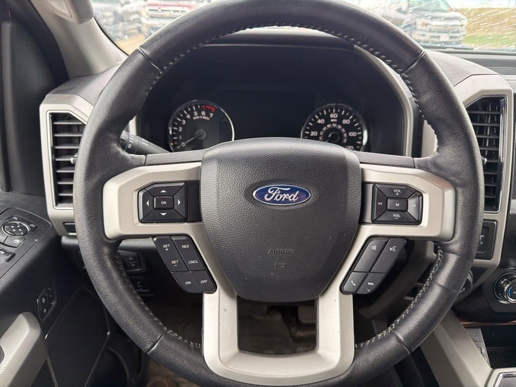Used 2019 Ford F150 Lariat image 16