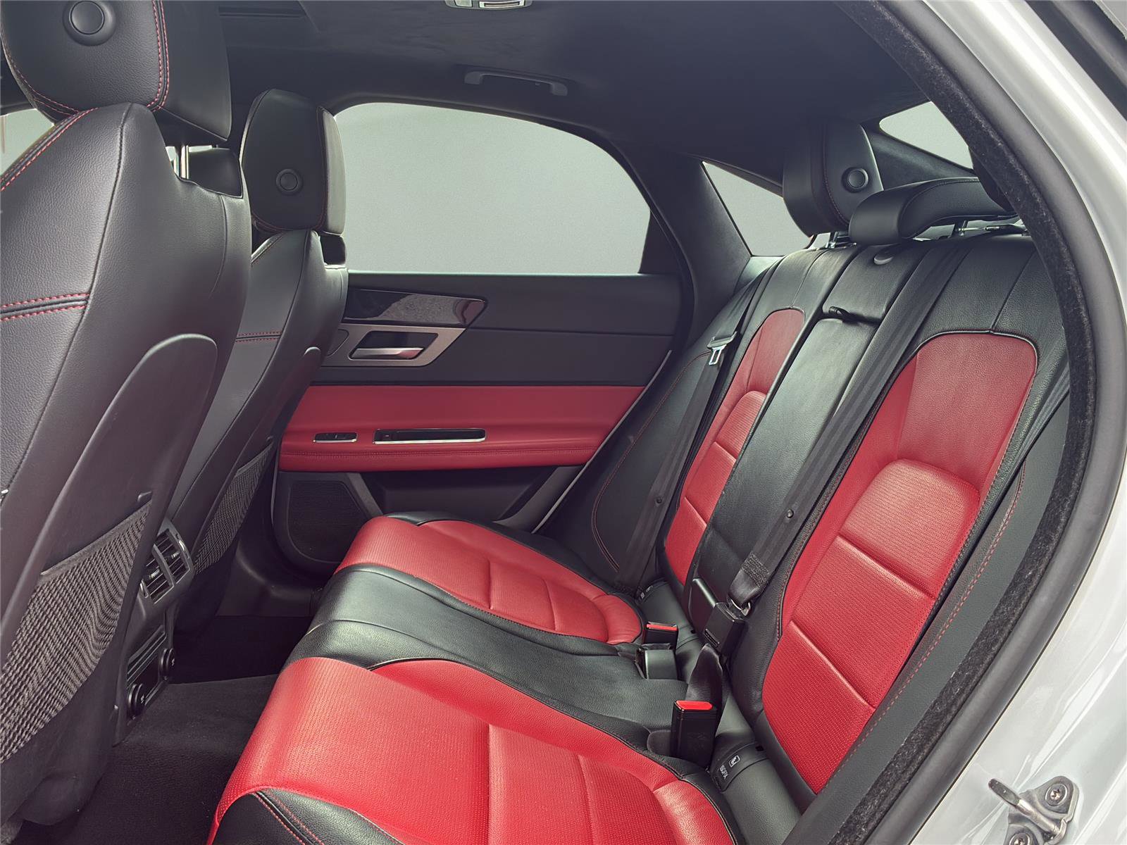 Used 2020 Jaguar XF Checkered Flag image 28