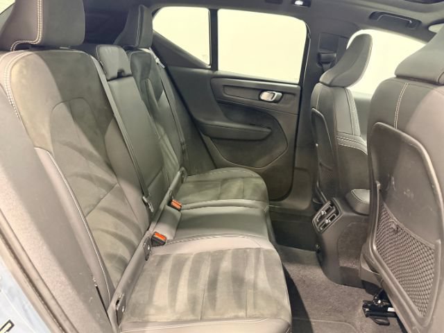 Used 2022 Volvo XC40 P8 Recharge Plus AWD/4WD image 28