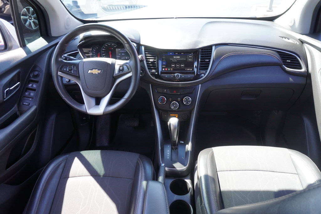 Certified 2020 Chevrolet Trax LT w/ LT Convenience Package FWD image 14